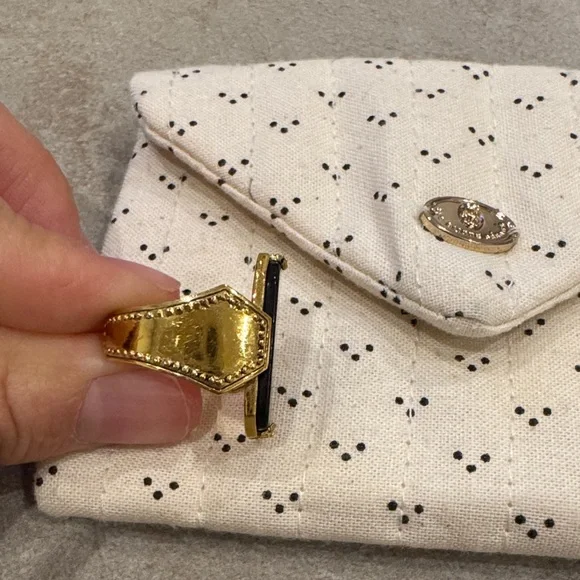 Sezane Black and Gold Ring - Picture 5 of 7